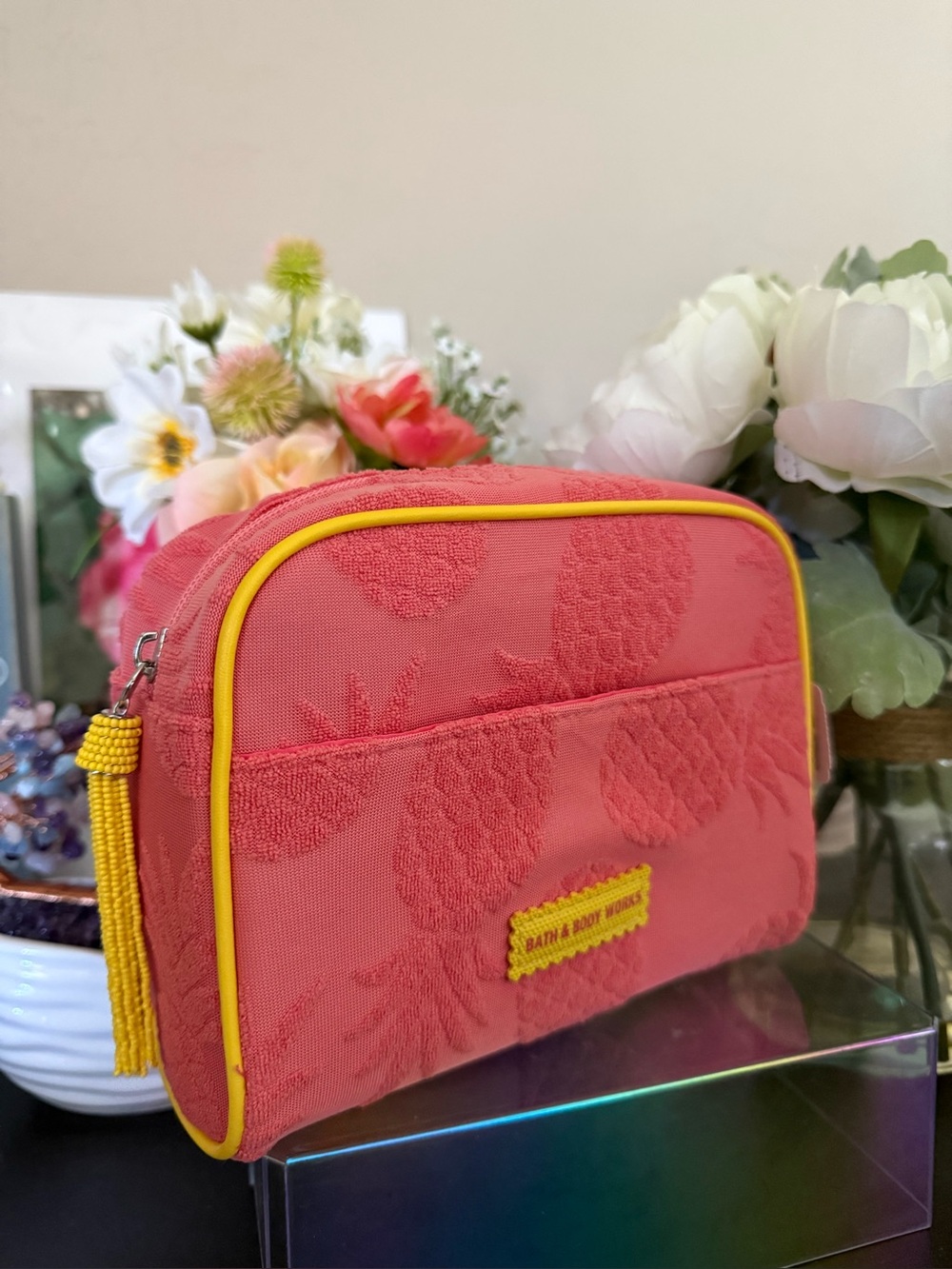 🆕🍍 BATH & BODY WORKS LIMITED EDITION PINK PINEAPPLE COSMETIC BAG. BRAND NEW. - Picture 7 of 8